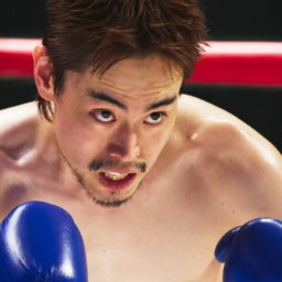 映画『人はなぜラブレターを書くのか』より信介の思いを背負って試合に挑む川嶋勝重（菅田将暉）