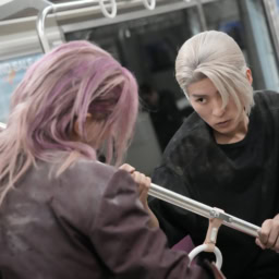 映画『SAKAMOTO DAYS』より電車内でのバトルシーン