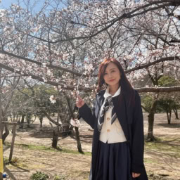 西谷博美さんトレンチコート