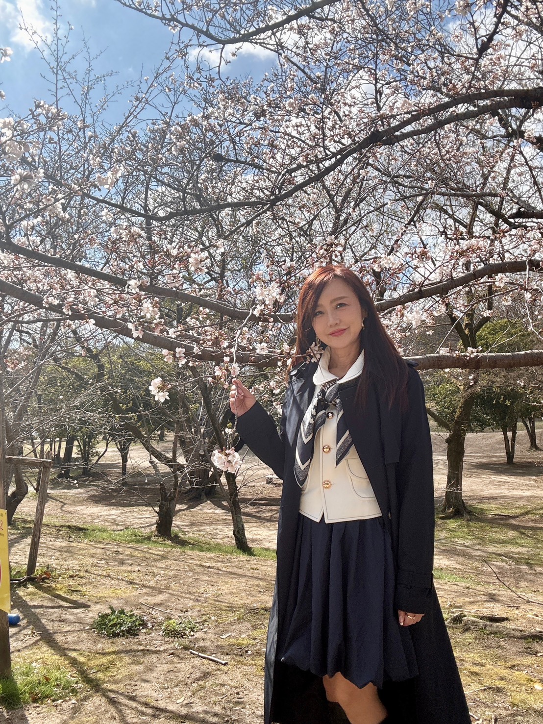 西谷博美さんトレンチコート