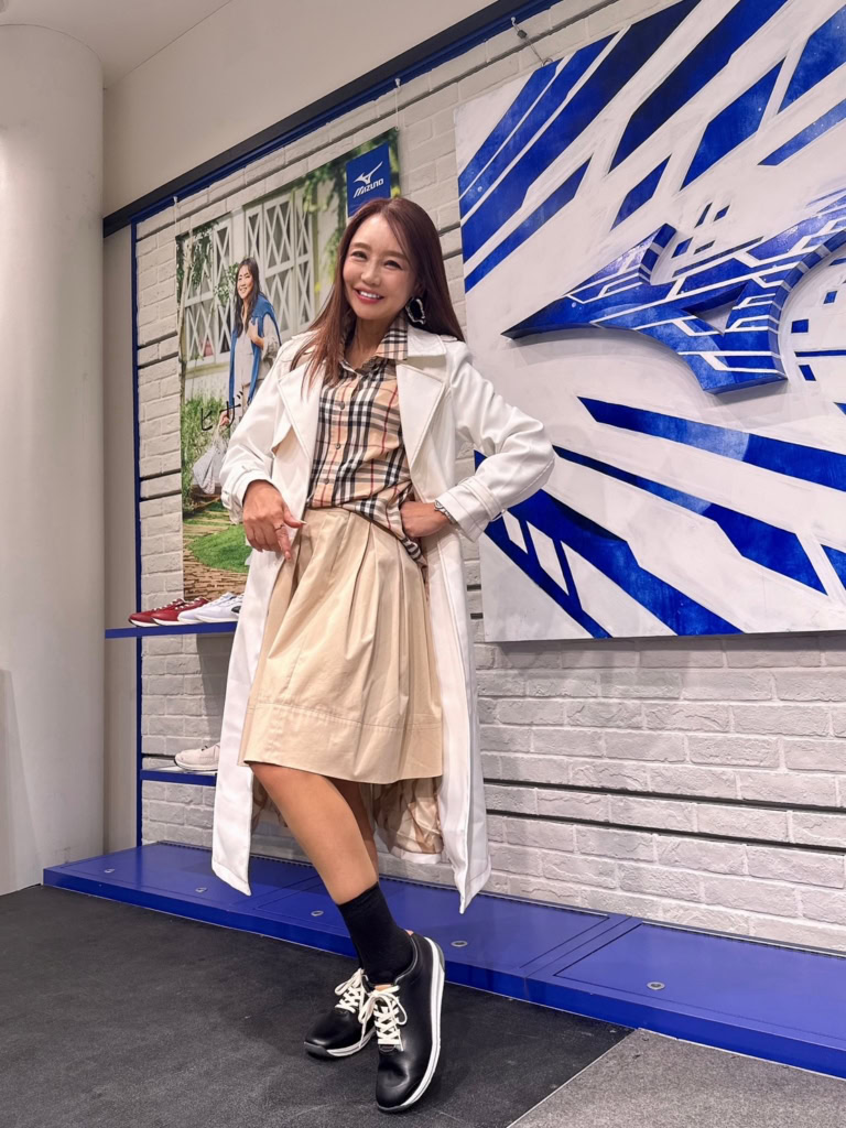 西谷博美さんトレンチコート1