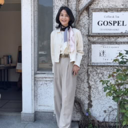 有村一美さんスカーフコーデ②