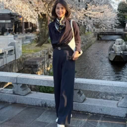 有村一美さんスカーフコーデ③