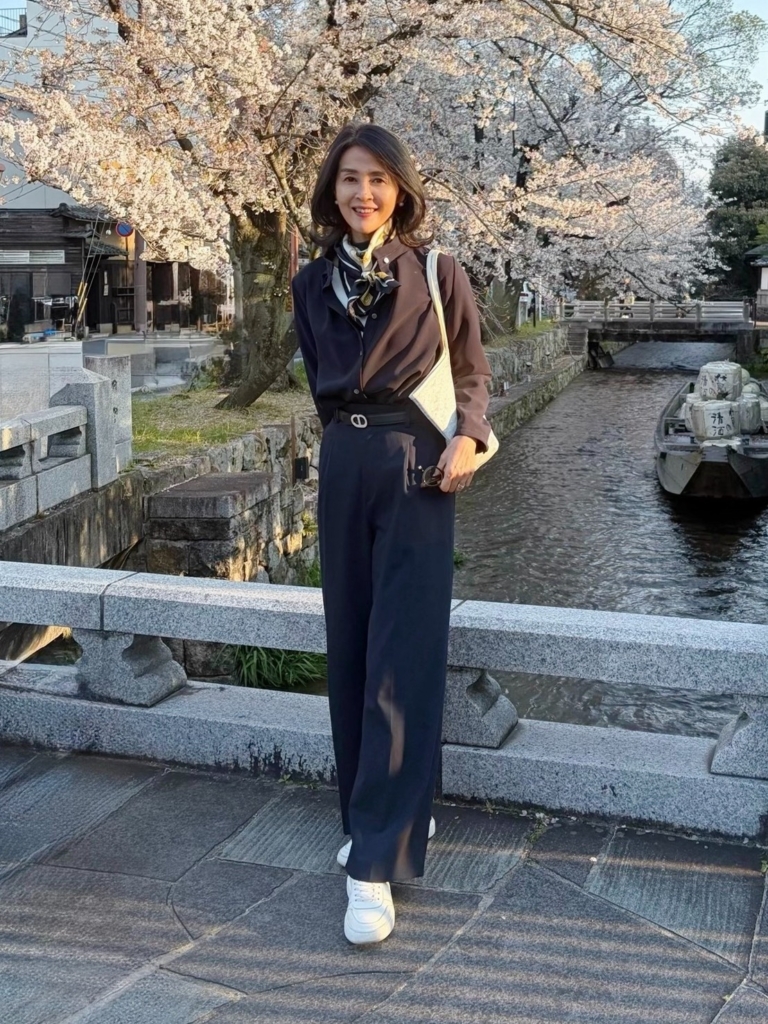 有村一美さんスカーフコーデ③