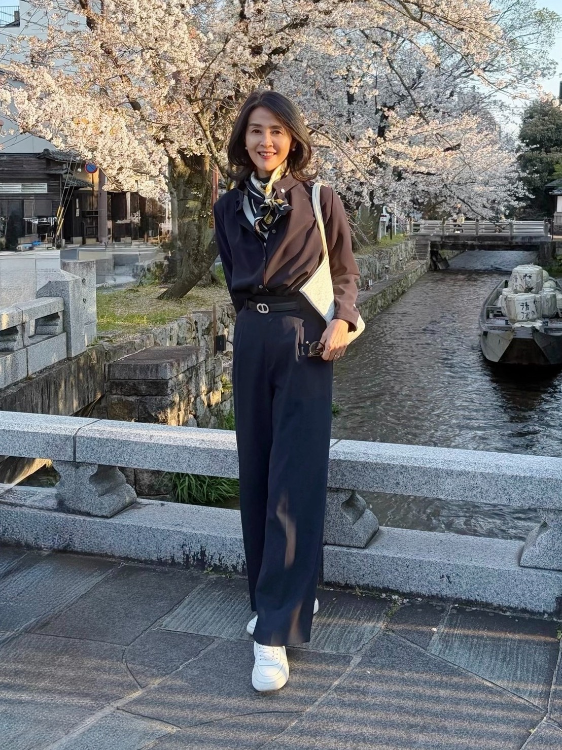 有村一美さんスカーフコーデ③