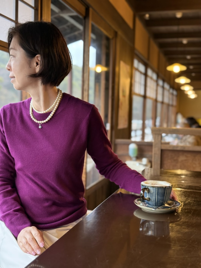 薄手のセーターを旅では1枚入れています。