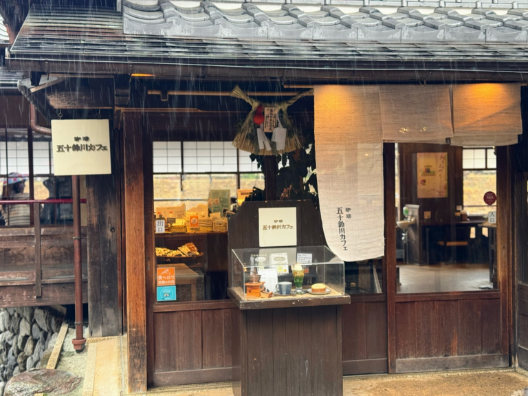 内宮参拝のあとはカフェでひと休み。余韻を楽しみます。