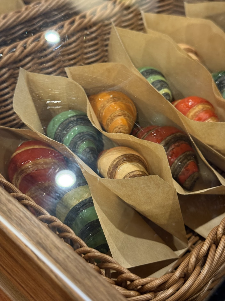 伊勢の人気ベーカリー「コクリコルージュ」のクロワッサン。