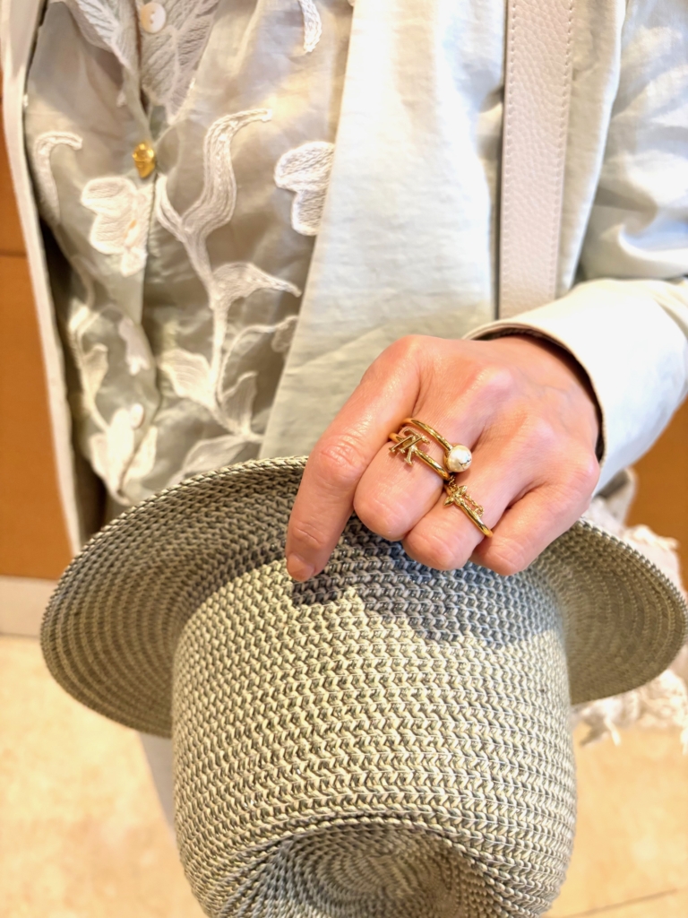 リングはLOUIS VUITTON