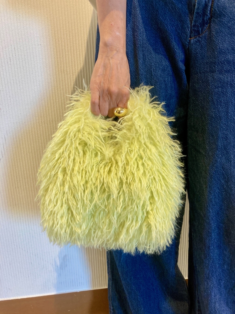 バッグは「KEITA MARUYAMA」