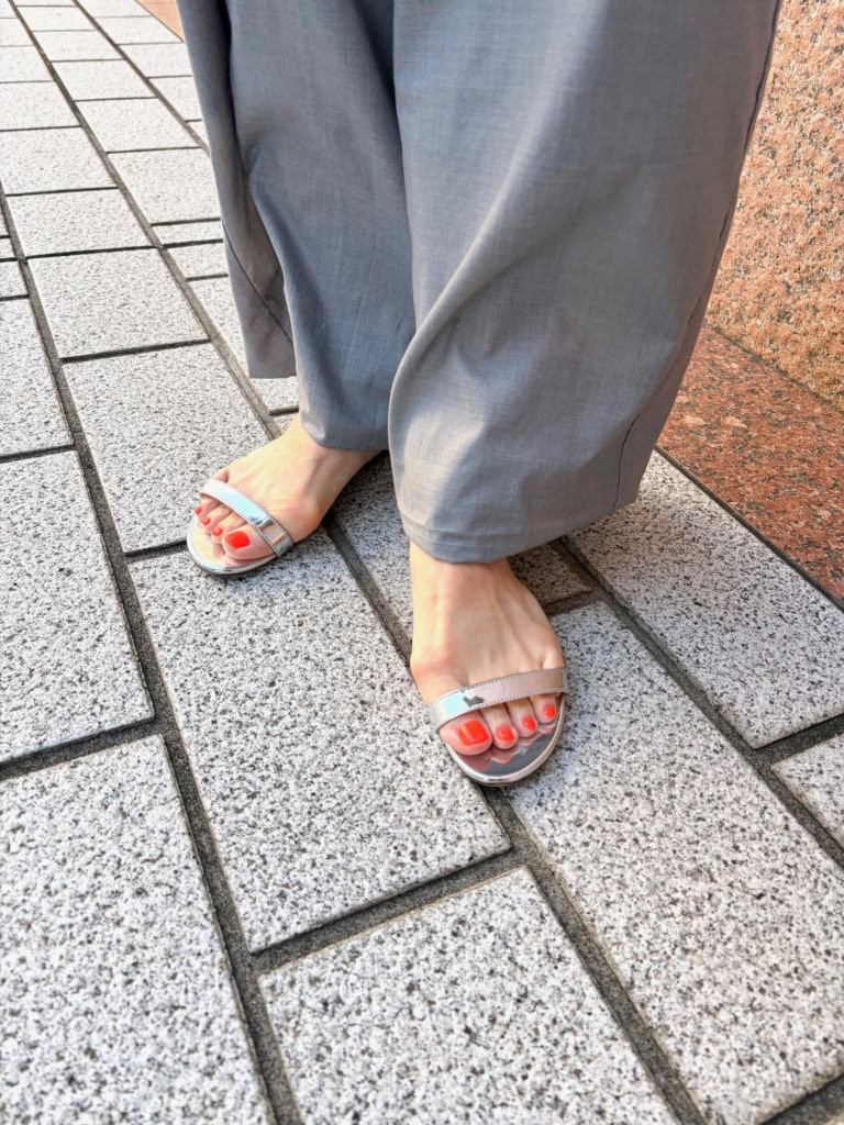 靴はSHENERY