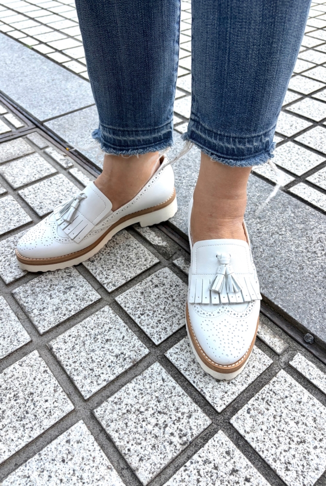 靴はルカ グロッシー