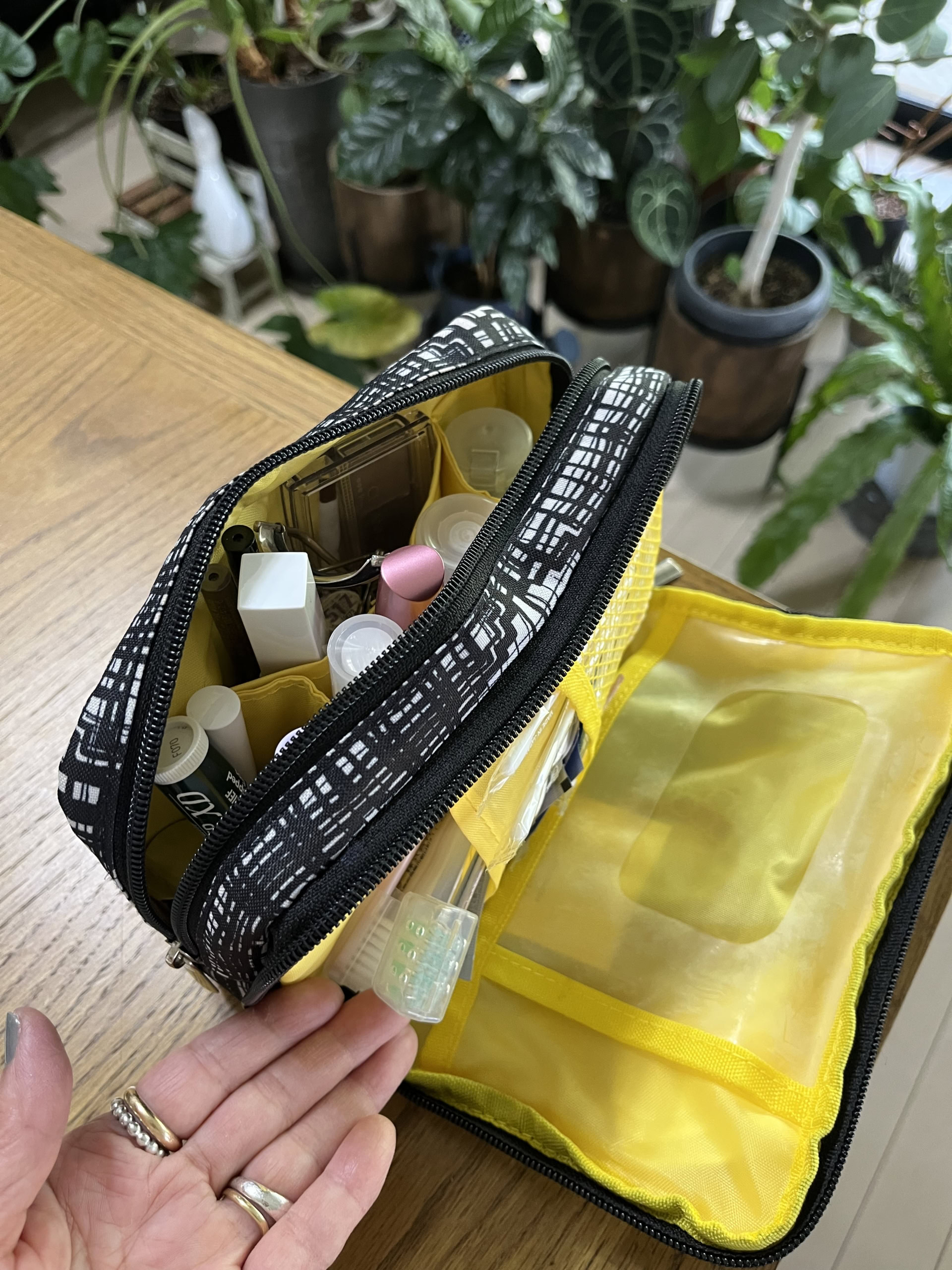 お気に入りの付録ポーチ