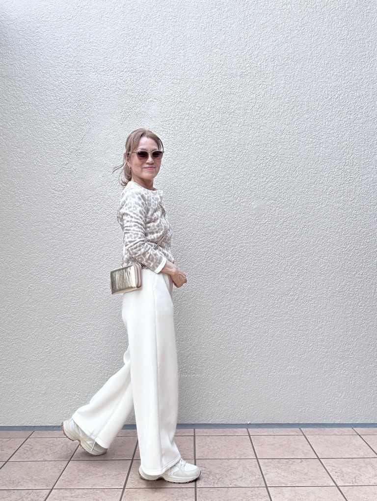 ヘンリーネックTシャツコーデ