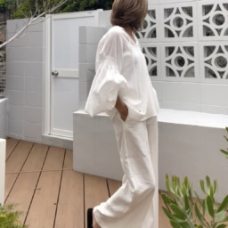 ダナンの旅で活躍したボリューム袖がかわいい白トップス