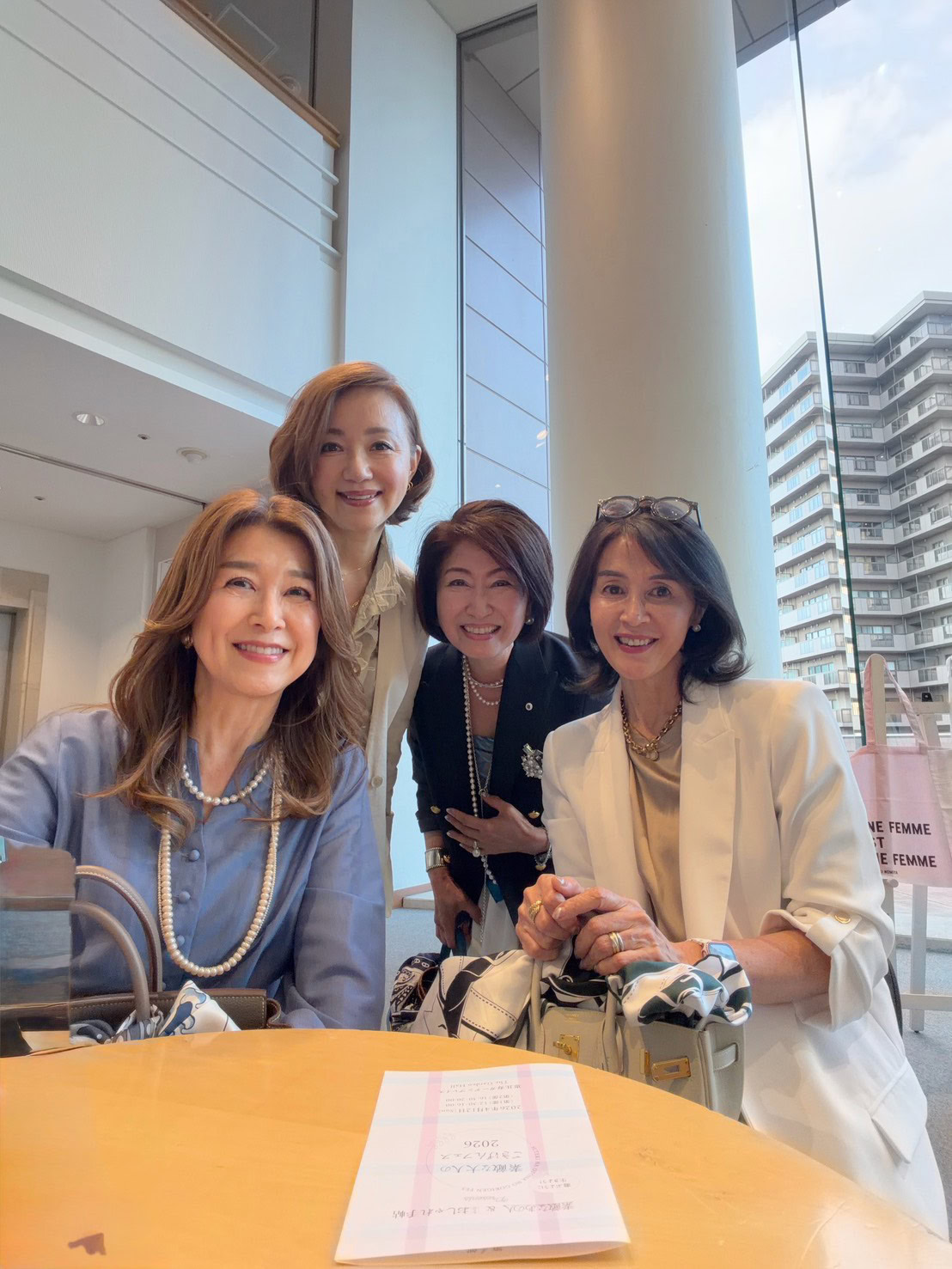 「素敵な大人のごきげんフェス2026」参加のみなさんとパチリ