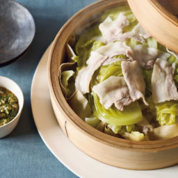 豚肉とキャベツの重ね蒸し にらじょうゆだれ