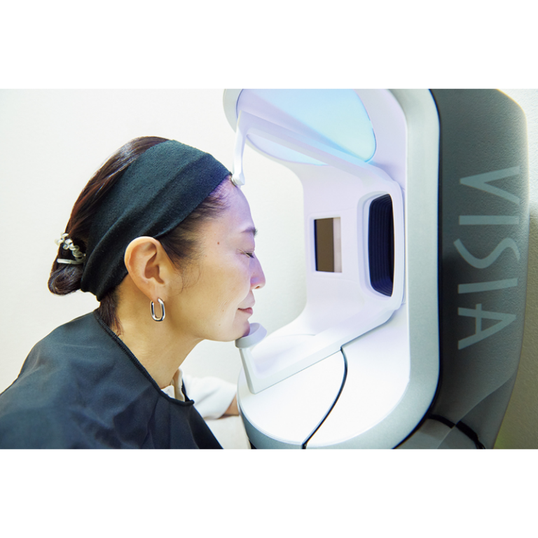 60代の肌診断】隠れジミやシワまで見える！？高性能肌診断「VISIA」で