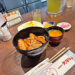 名古屋ひとり旅での、「矢場とん」ランチ。