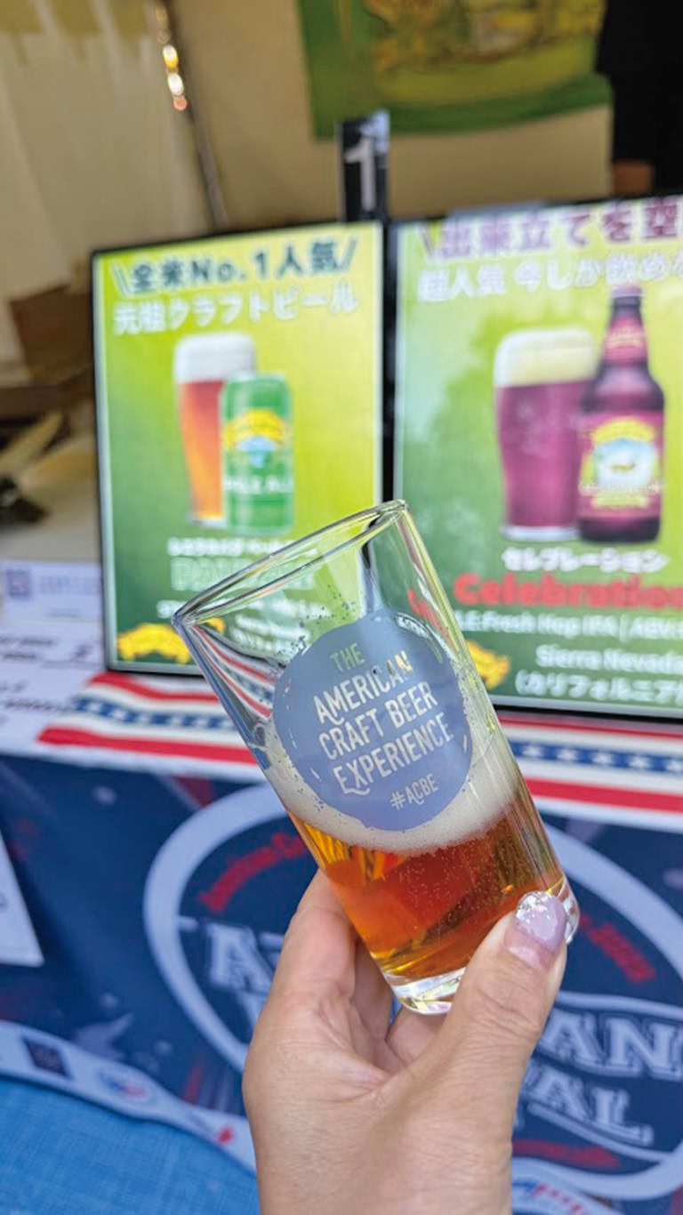日比谷公園で開催された「American Craft Beer Experience 2025」でのビール体験。