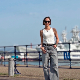 舞鶴の音楽フェスに、ソロ参戦しました！ スマホを設置して記念にパチリ。