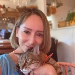 中川由起子さん