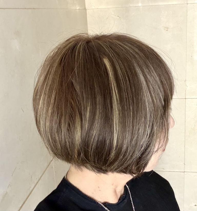 26年4月上林さんブログ_ヘアボリュームや髪の艶をチェック