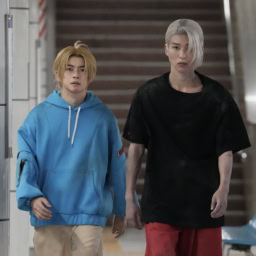 映画『SAKAMOTO DAYS』より坂本太郎（目黒蓮）とシン（高橋文哉）