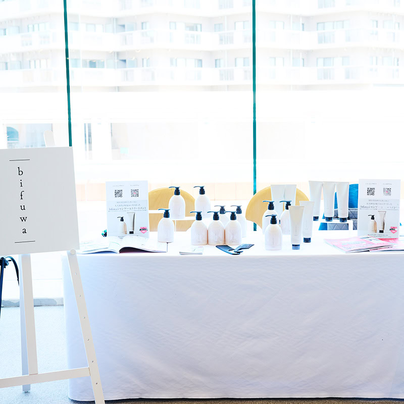 『素敵なあの人』編集部プロデュース・ヘアケアブランド“bifuwa”が「素敵な大人のごきげんフェス2026」ブース展示に参加!
