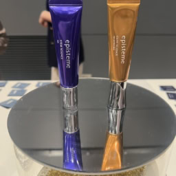 ロート製薬のブース