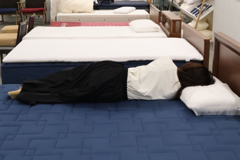 合うマットレスで寝ると身体のラインもまっすぐ