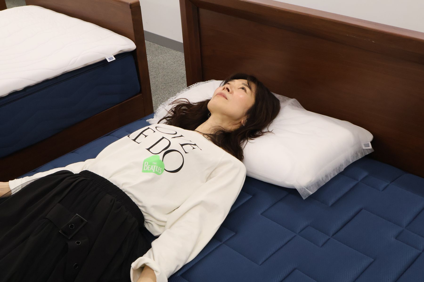 fumiさんがマットレスを体験