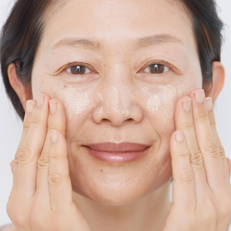 【第7位】【60代メイクのコツ】下地とファンデで「美肌」を作る４つのポイントを人気ヘアメイク山本浩未さんが解説！