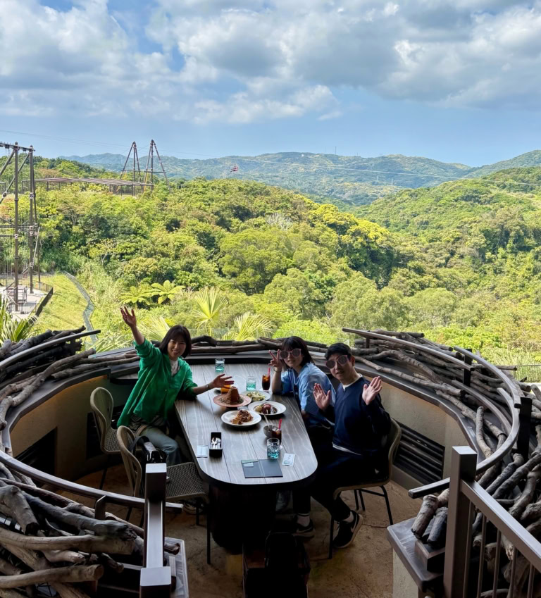 「ジャングリア沖縄」のレストラン「パノラマダイニング」でランチ