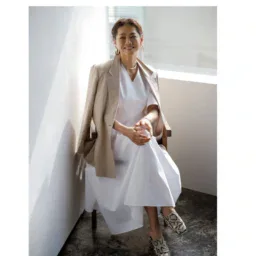 【第7位】【60代ファッション】人気スタイリスト村山佳世子さんがセレクト！この春、60代におすすめの軽アウター2選【モデル前田典子さん】