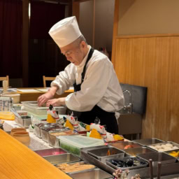 六本木の隠れ家レストラン「淡悦」の料理人