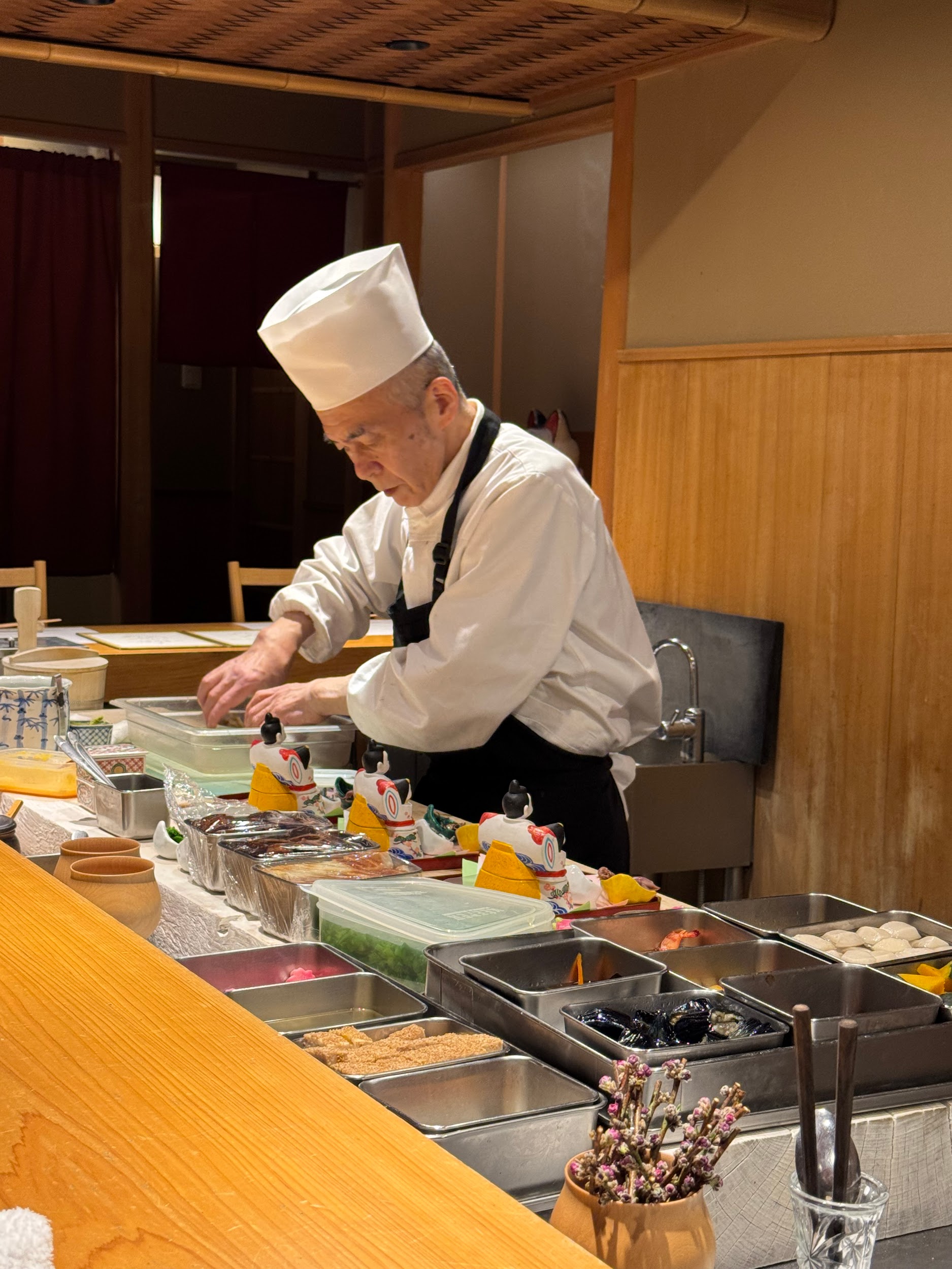 六本木の隠れ家レストラン「淡悦」の料理人