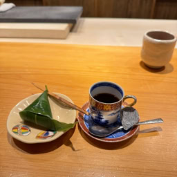 六本木の隠れ家レストラン「淡悦」の締めの和菓子