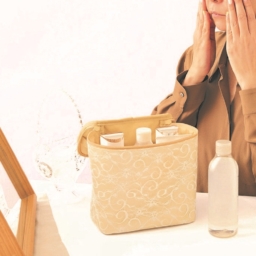 ハリスバニティポーチ使用イメージ①