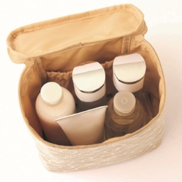 ハリスバニティポーチの中