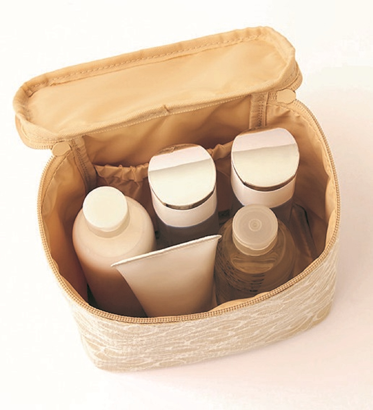 ハリスバニティポーチの中