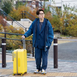 仕事の移動には、着物や履物を入れるキャリーケースが欠かせません。