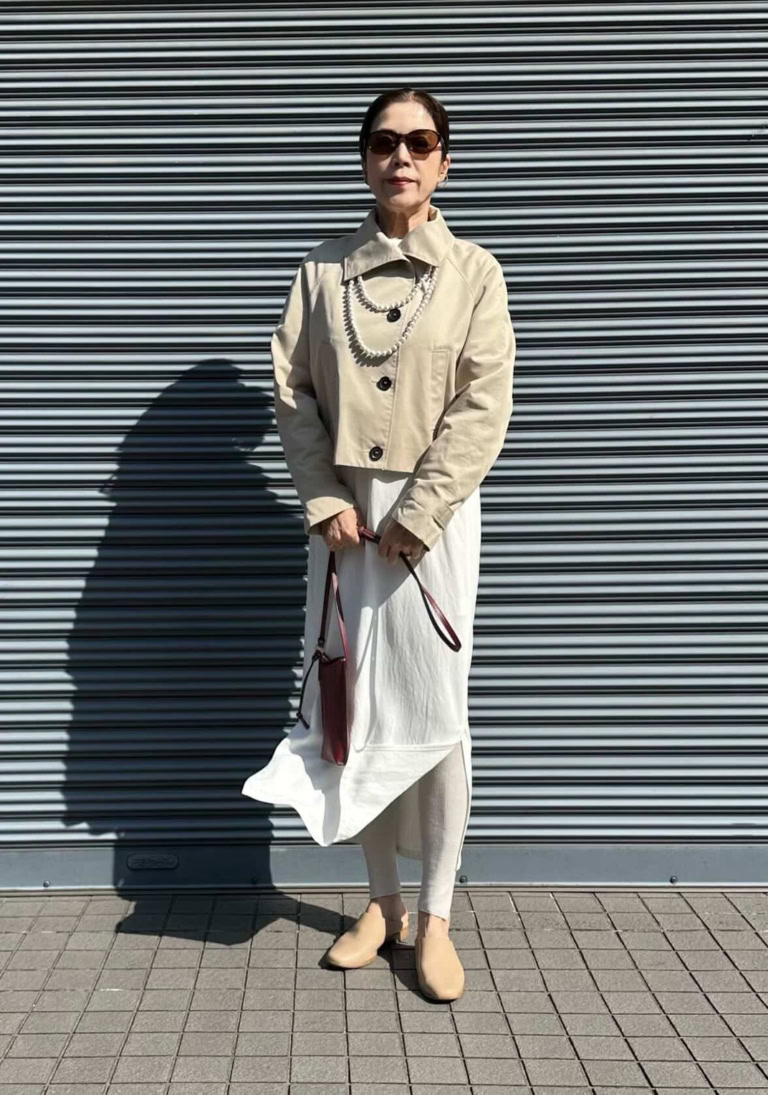 素敵なあの人5月号特別付録「グラスコードつき偏光サングラス」をかけた素敵ブロガーのMOTOMIさん