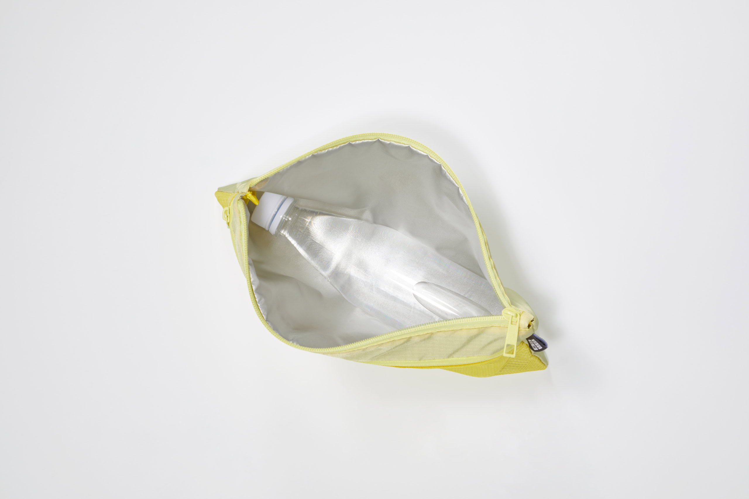 ユニクロGWセールノベルティ：メッシュトートバッグ＆保冷ポーチセット