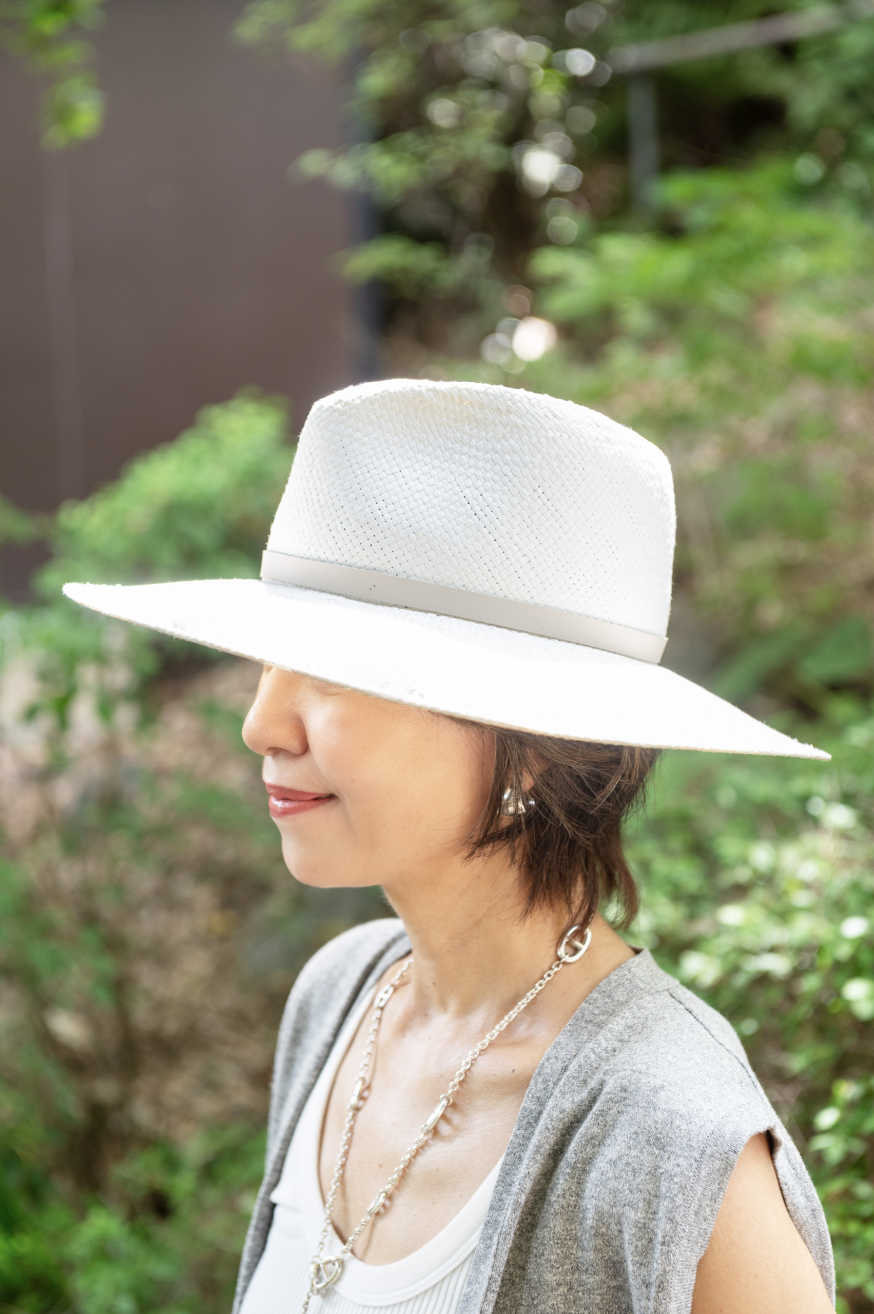 JANESSA LEONEの白ハット