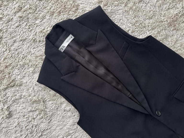 「ZARA」のテーラードジレ
