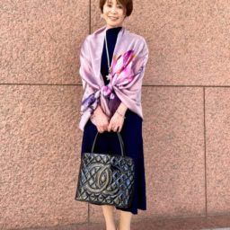 【第10位】【60代お手本スナップ】華やかショールがアクセント！大人な優美さを宿した装いに注目！