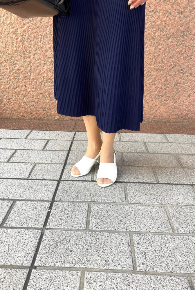 爽やかな白サンダル