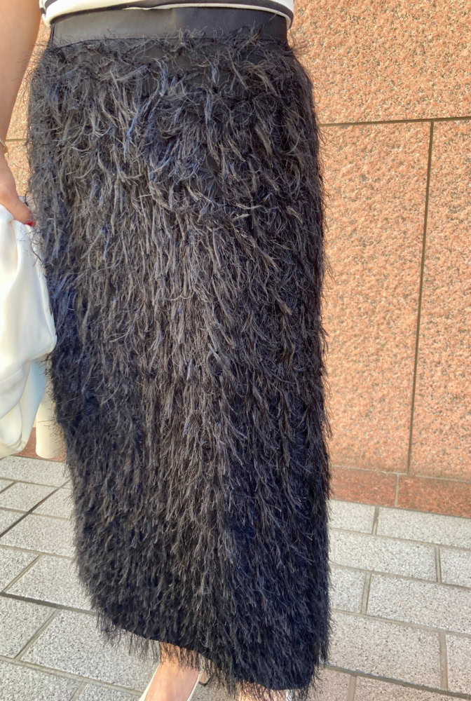 HOUSE OF LOTUSのフリンジスカートでドラマチックに
