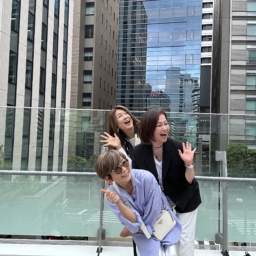 女子会記念撮影_おふざけバージョン